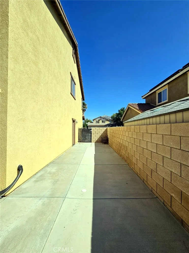 main property photo 17