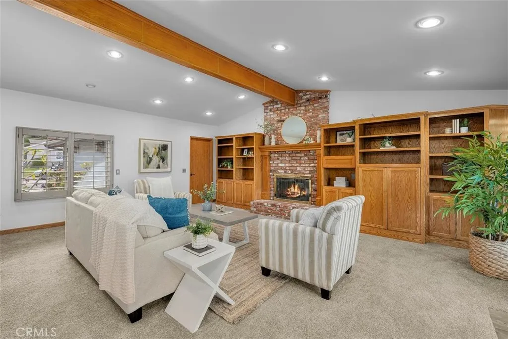 property viewer photo 3