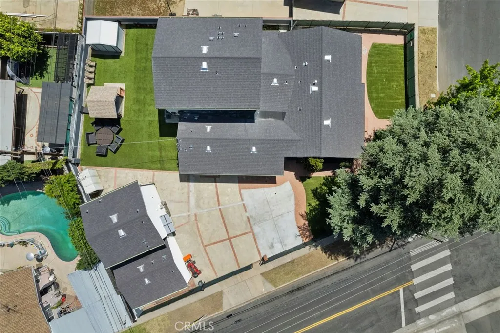 main property photo 58