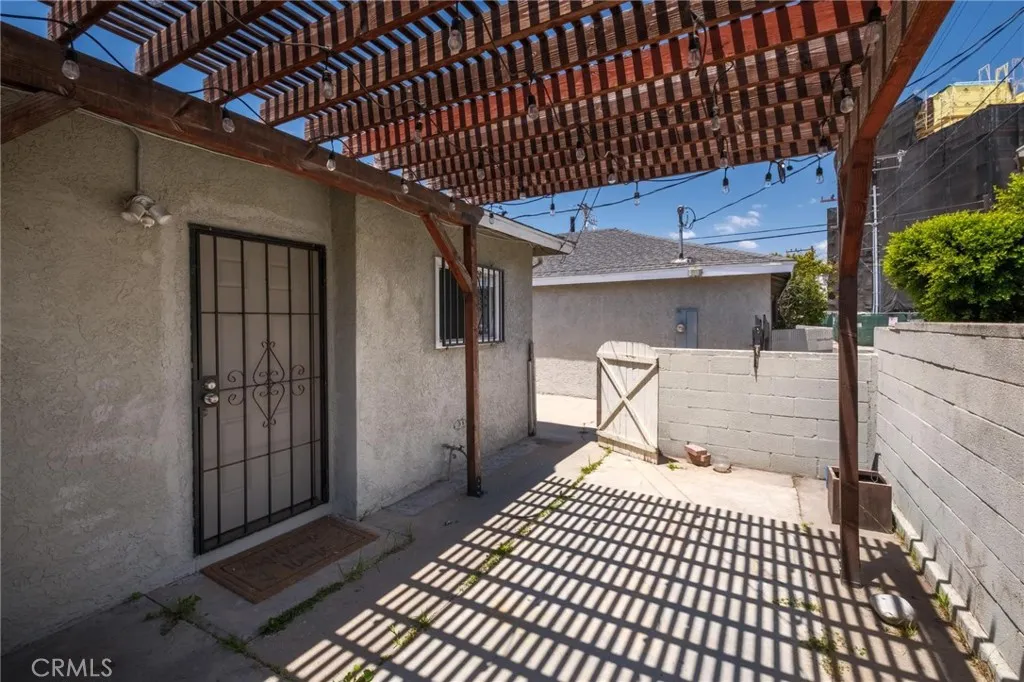 main property photo 28