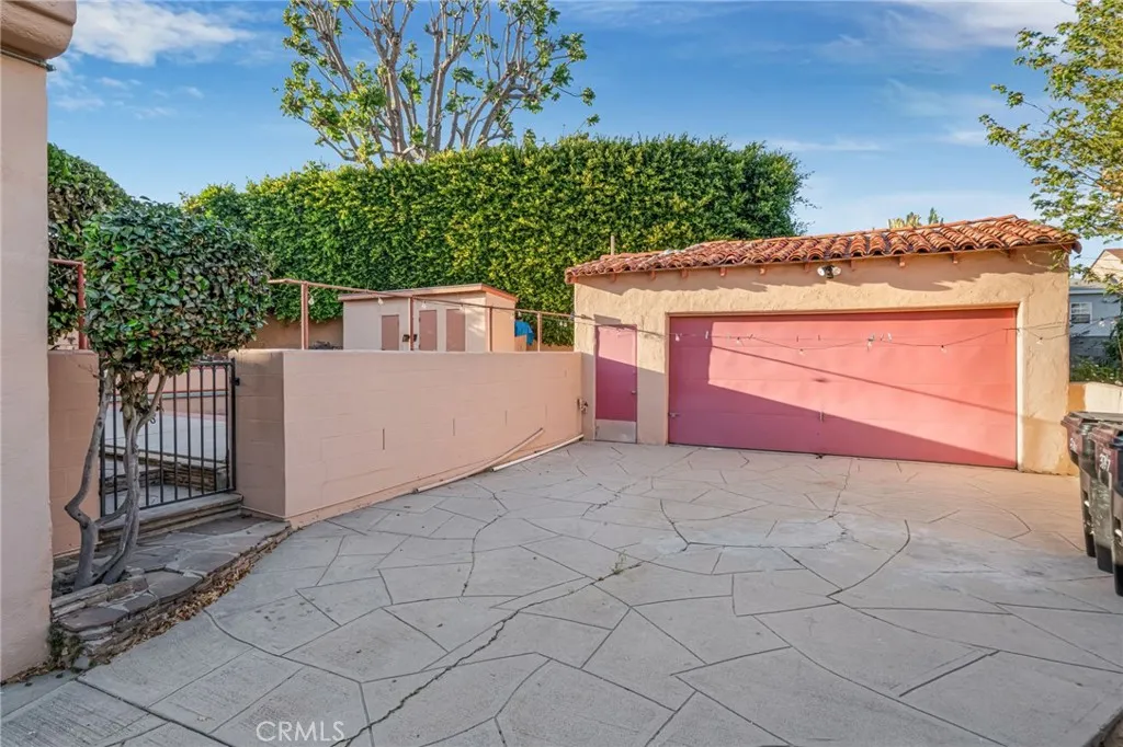main property photo 41