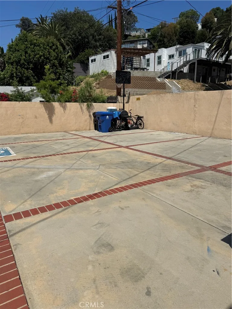main property photo 10