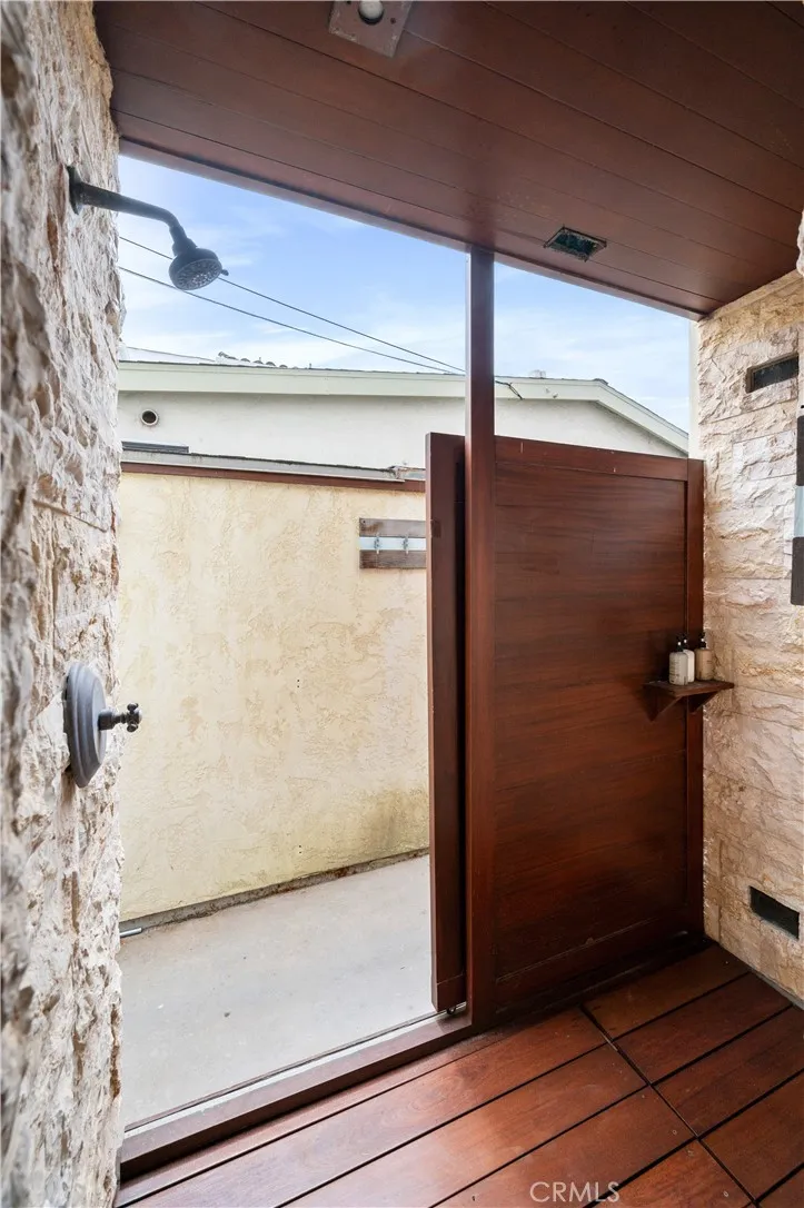 main property photo 59