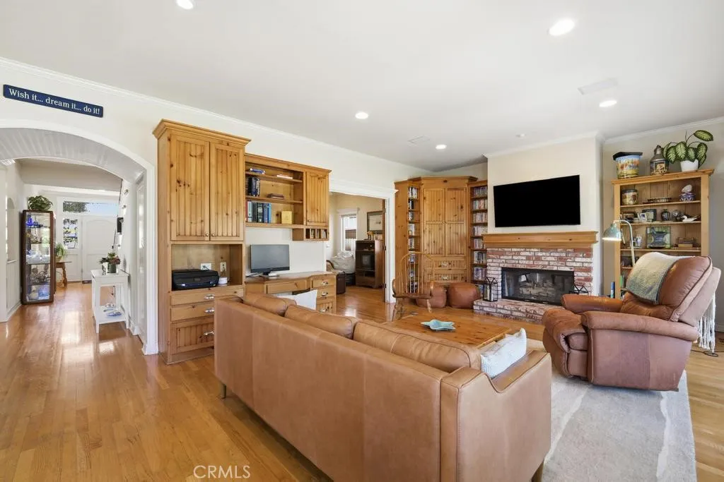 main property photo 25