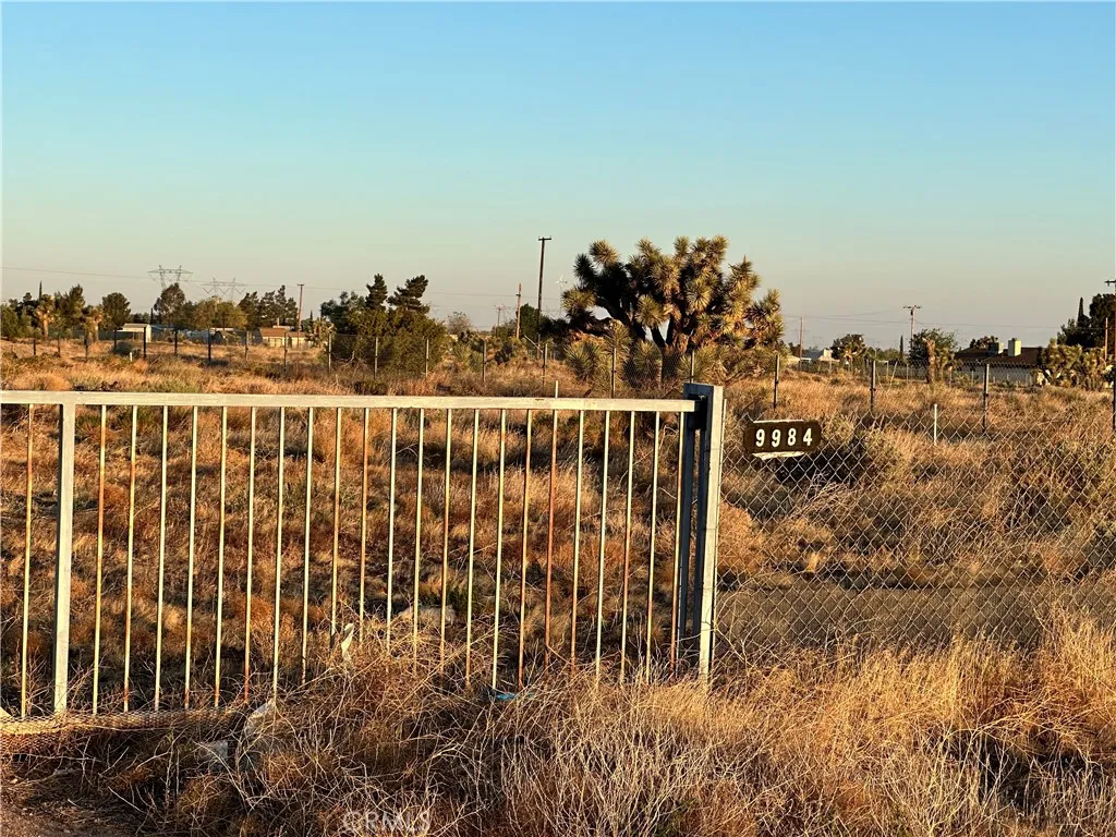 main property photo 8