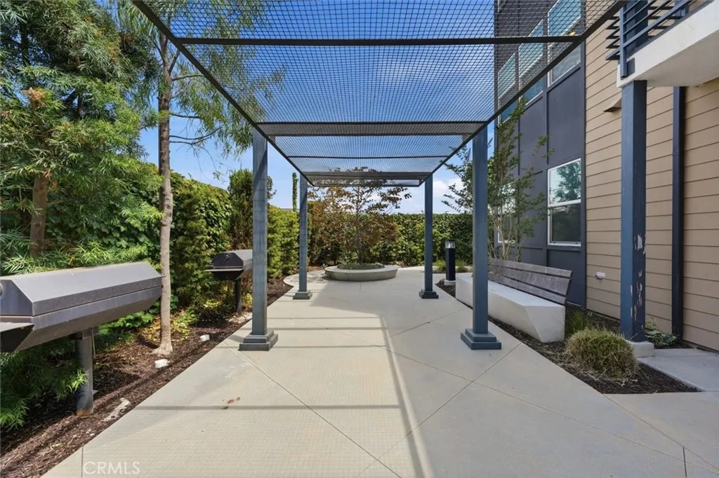 main property photo 59