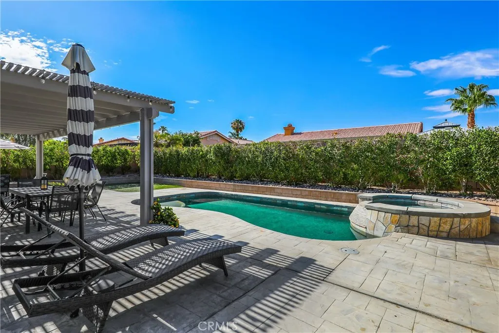 main property photo 19