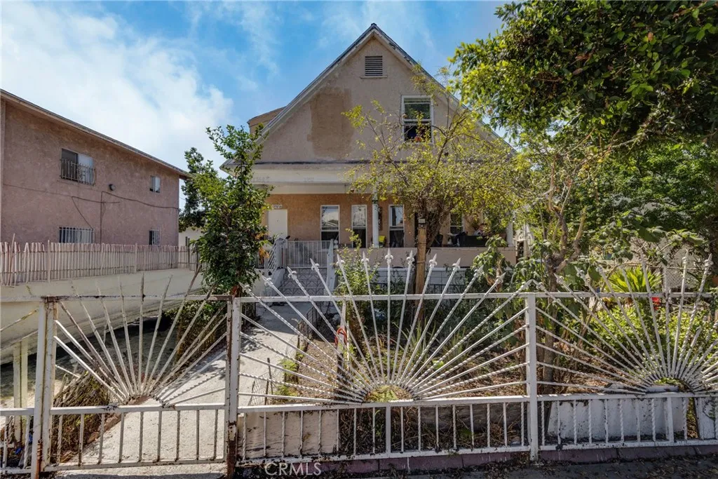 main property photo 3