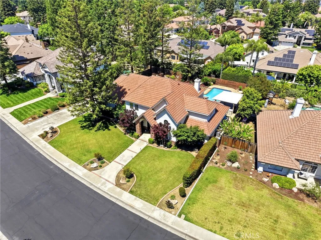 main property photo 14