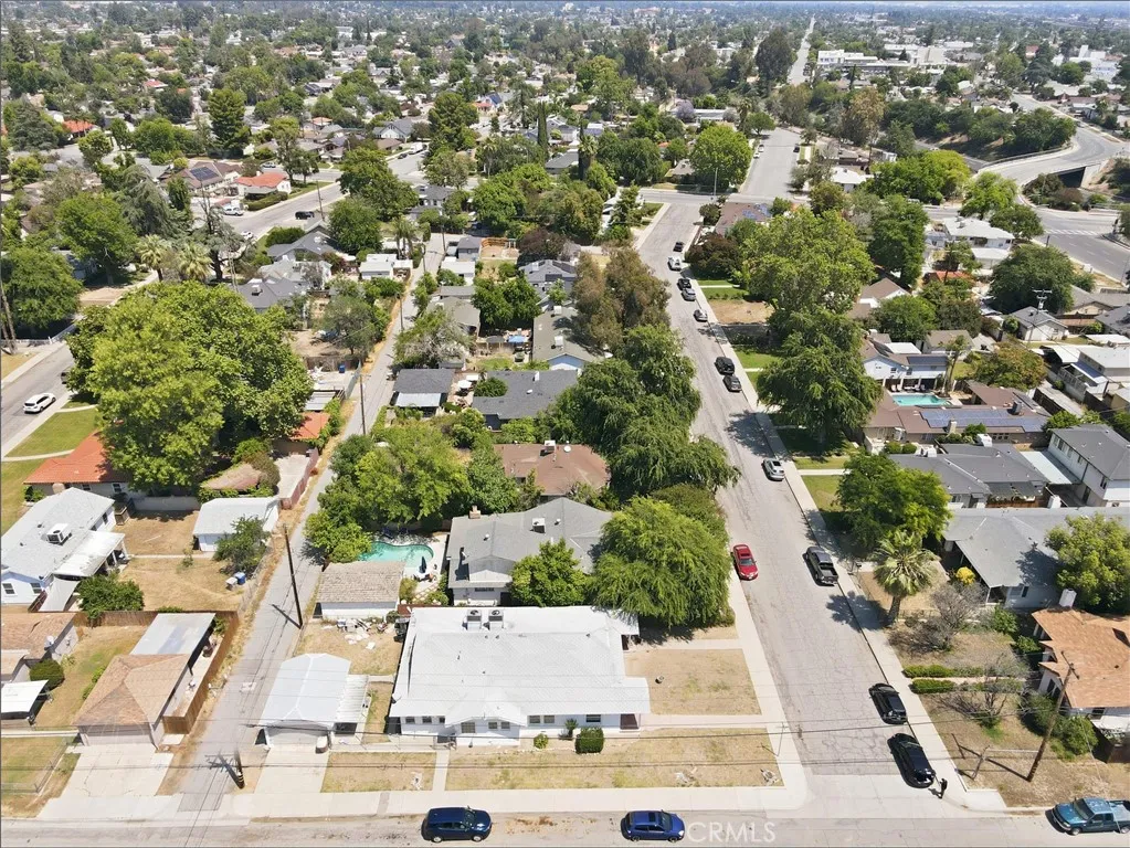 main property photo 13