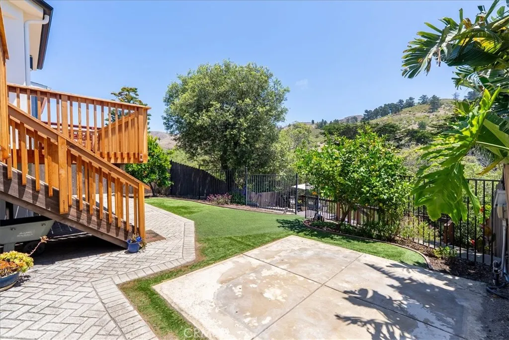 main property photo 40