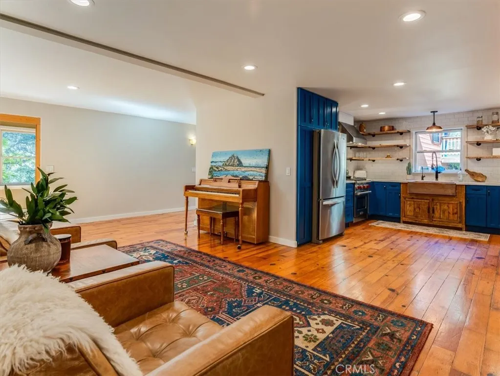 main property photo 10
