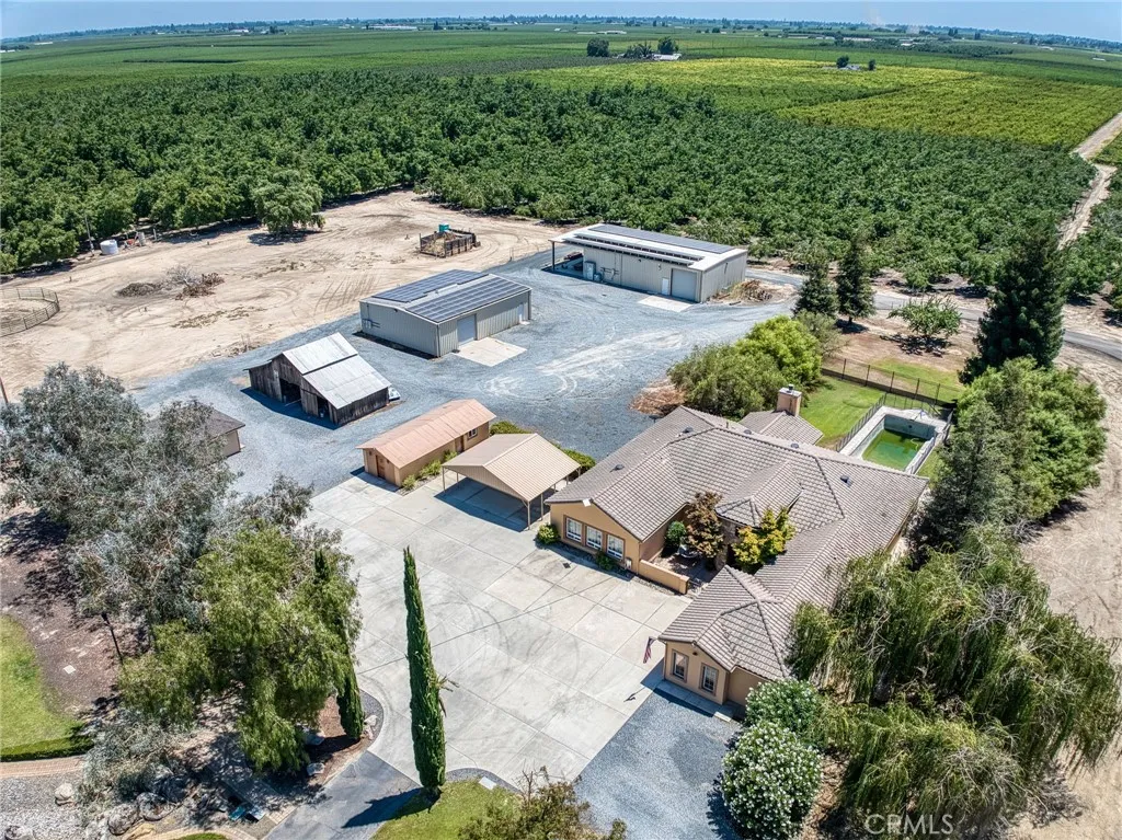 main property photo 11