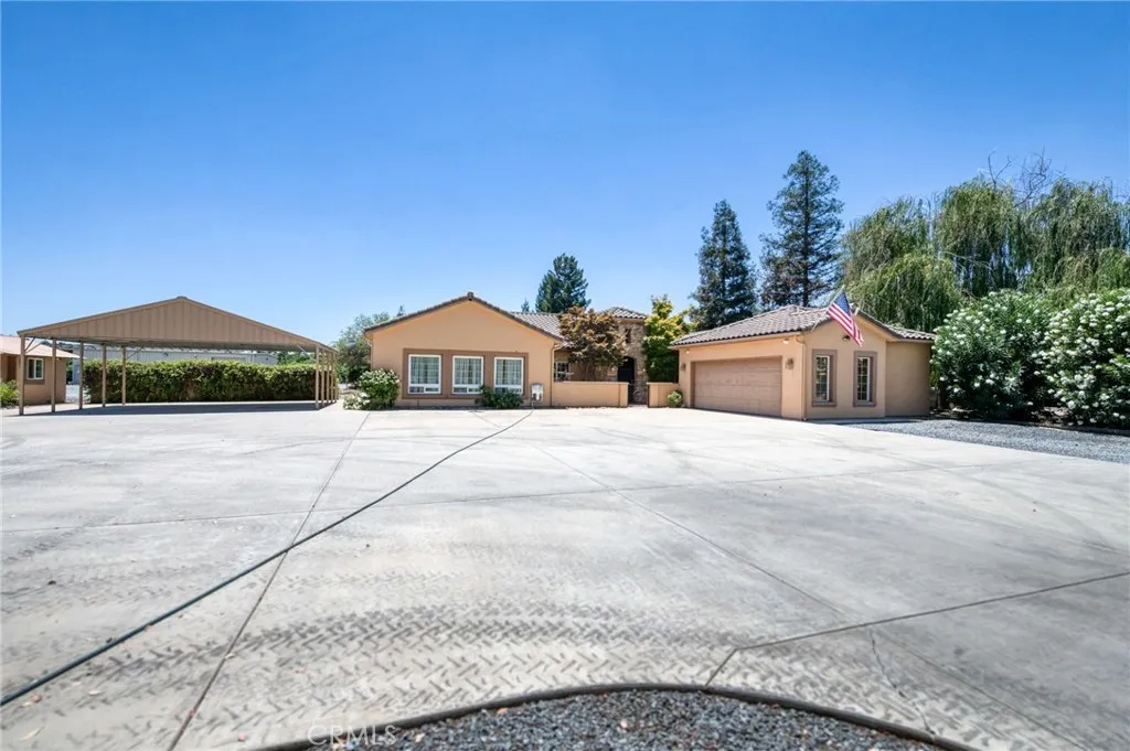 main property photo 16