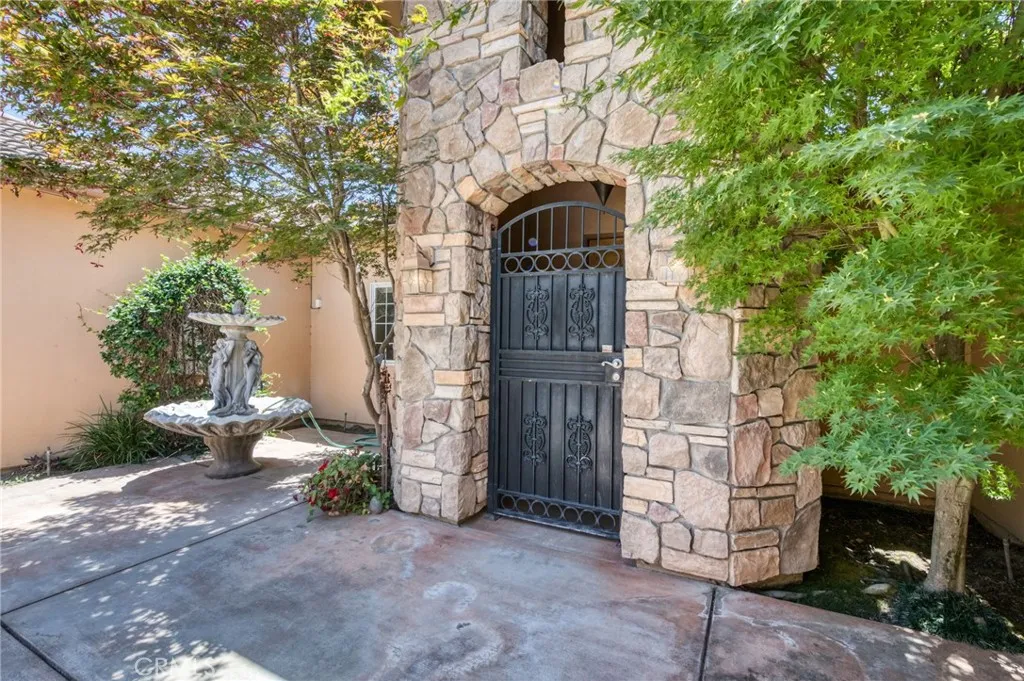 main property photo 23
