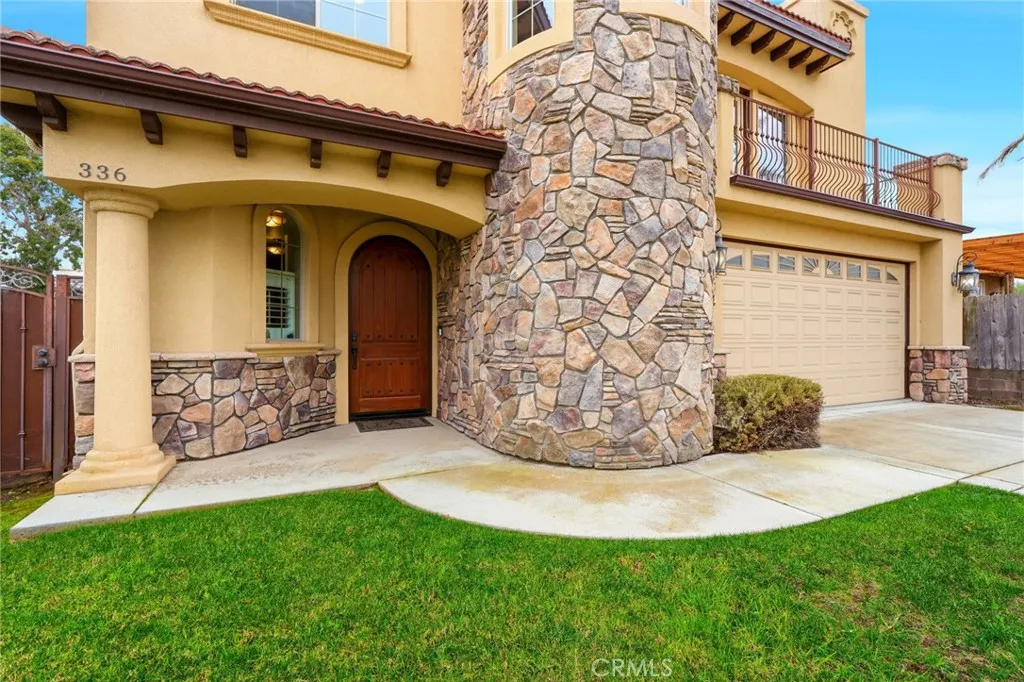 main property photo 12