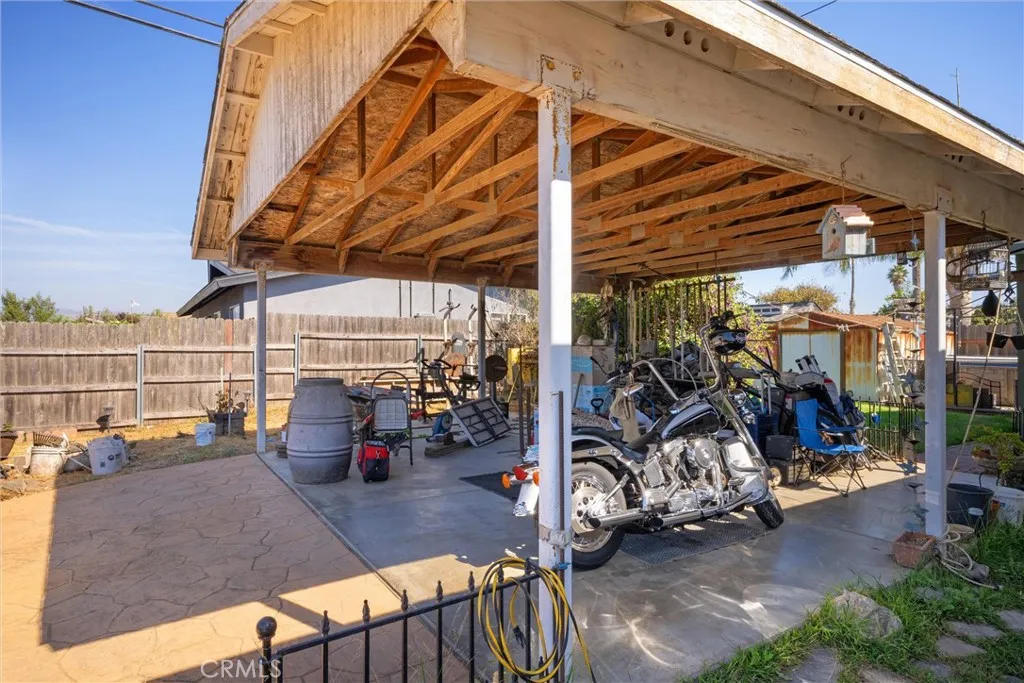 main property photo 8