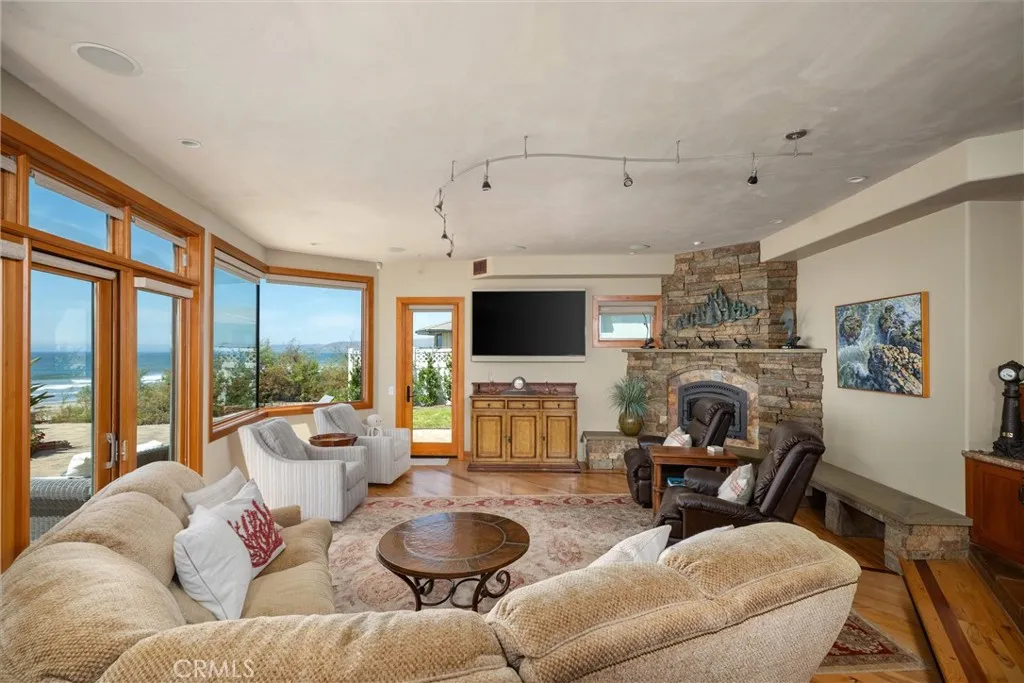 main property photo 12
