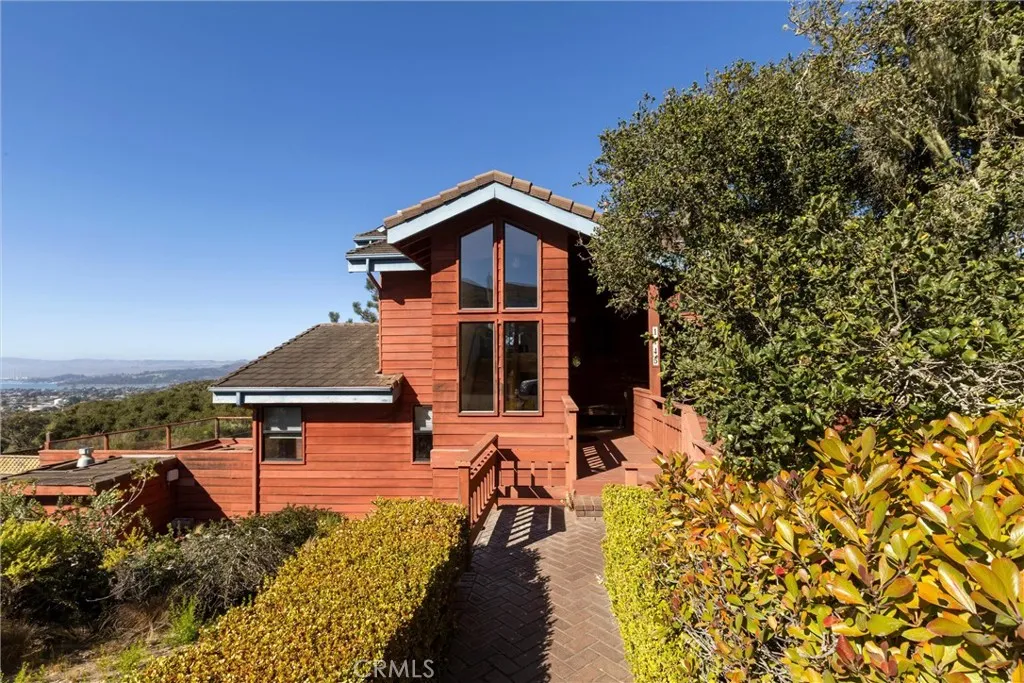 main property photo 10