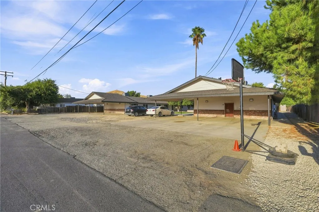 main property photo 13