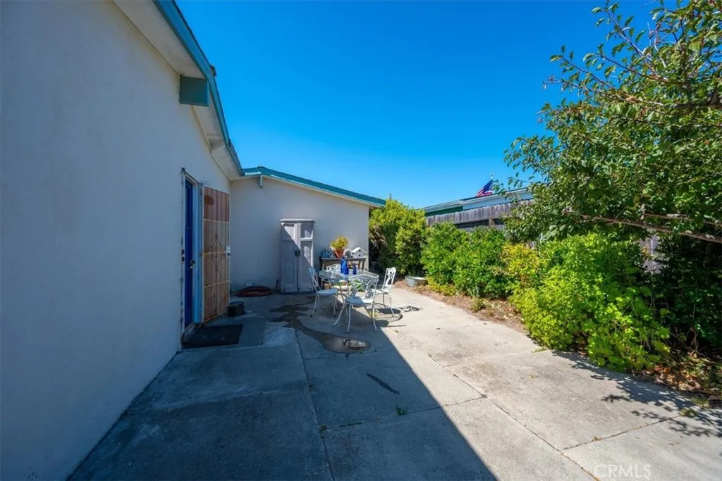 main property photo 30
