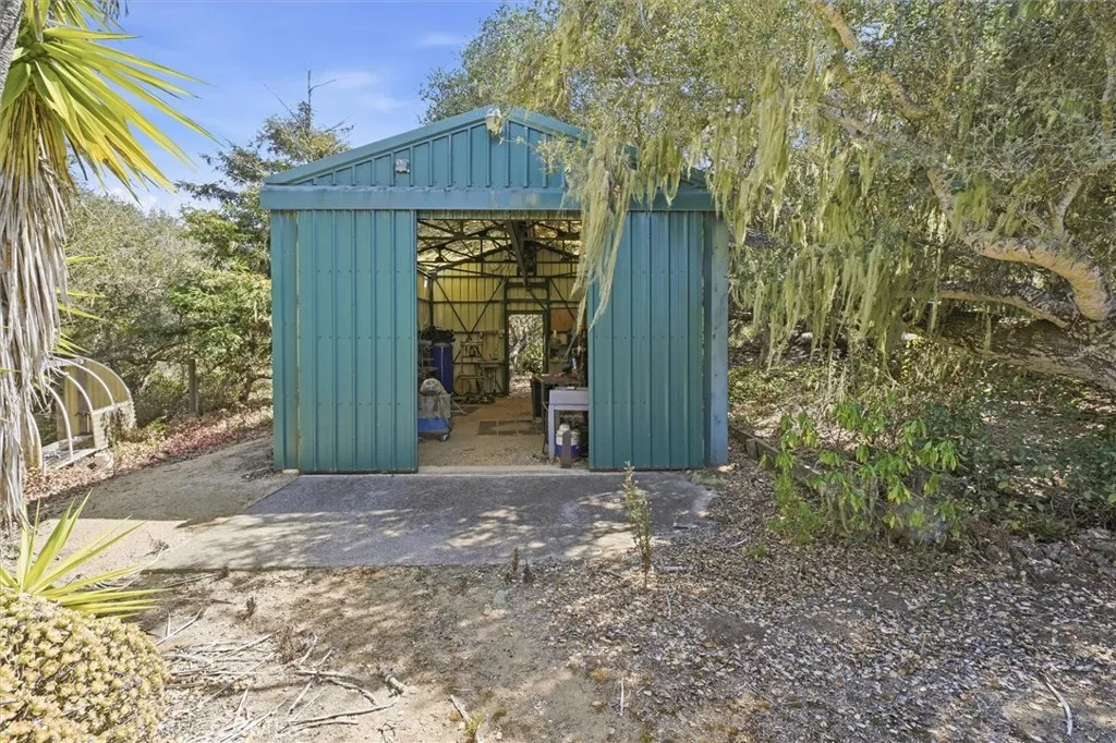 main property photo 34