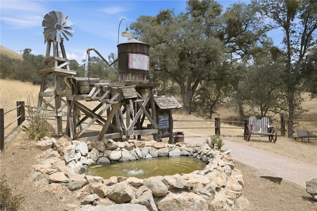main property photo 23