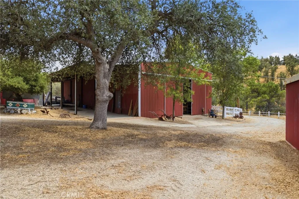 main property photo 34