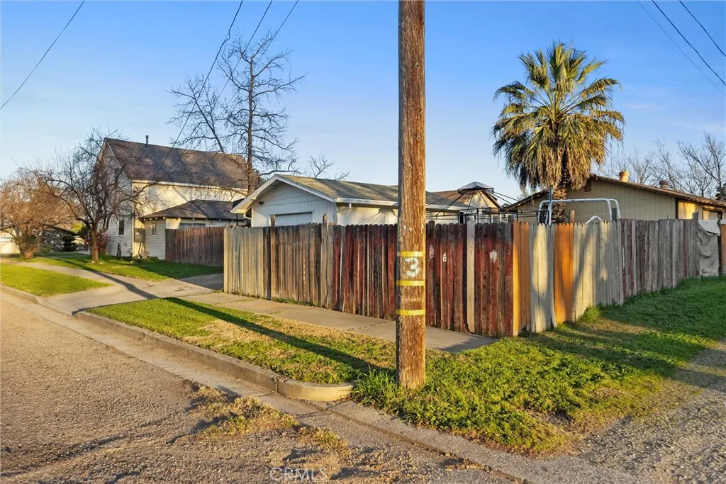 main property photo 43