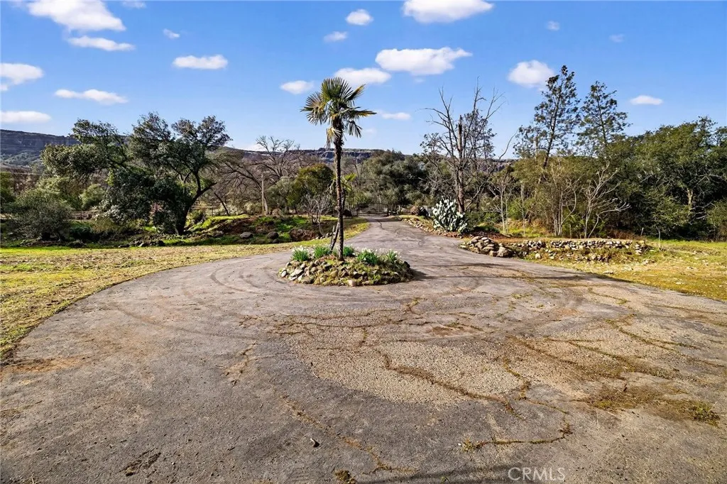 main property photo 11