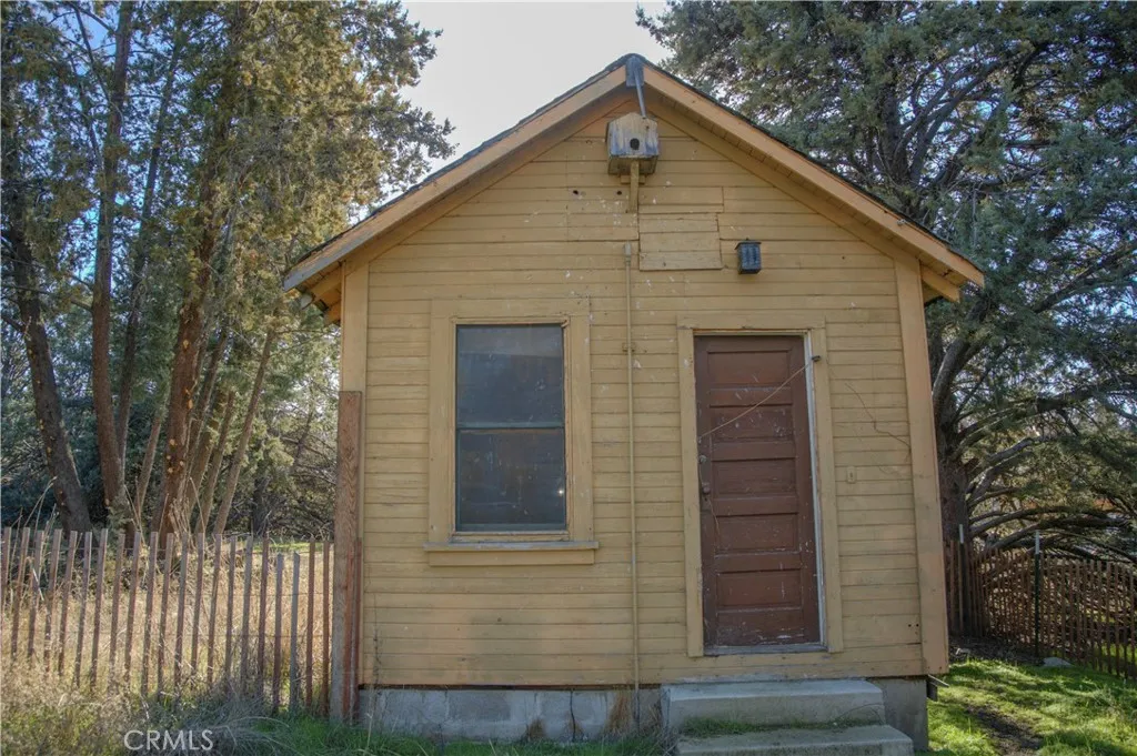main property photo 33