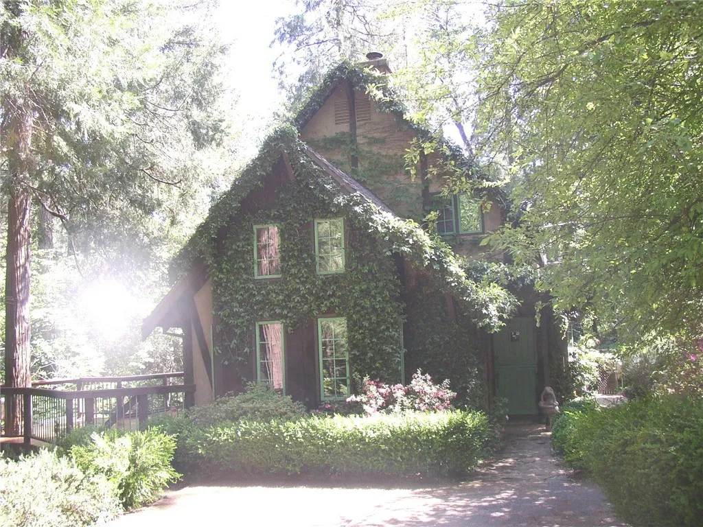 main property photo 11