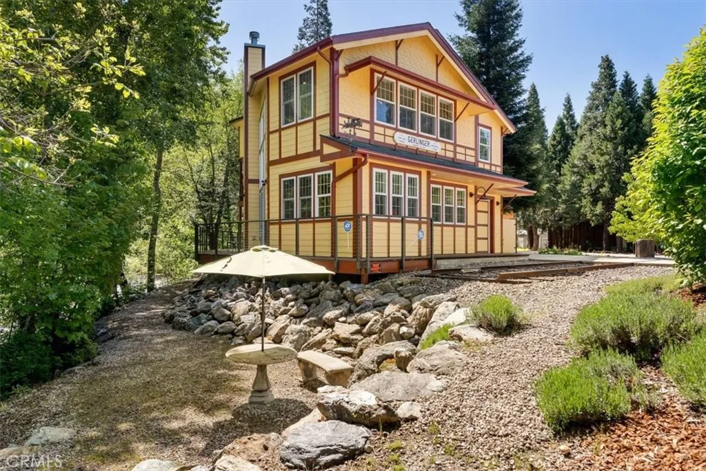 main property photo 4
