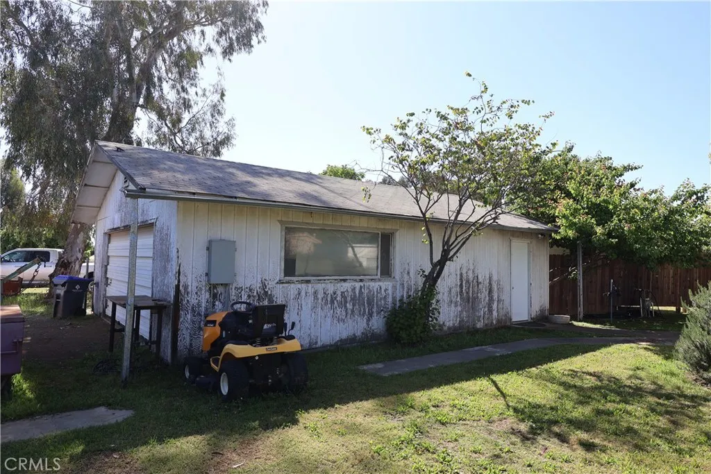 main property photo 41