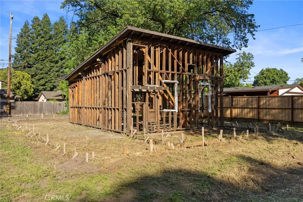 main property photo 54