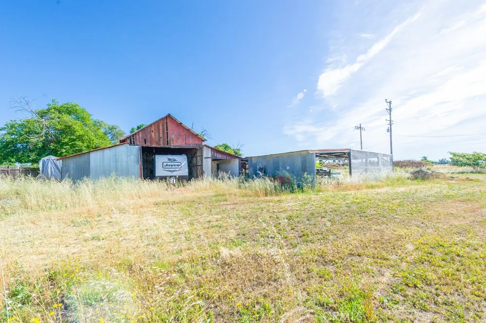 main property photo 29