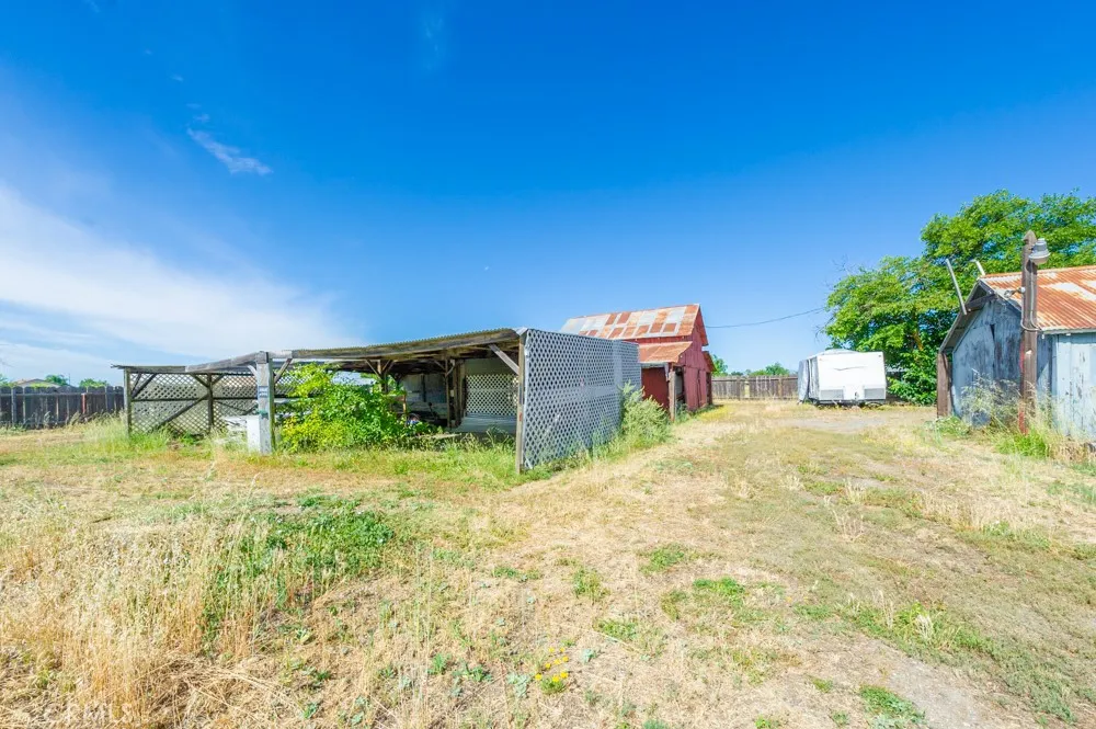 main property photo 30