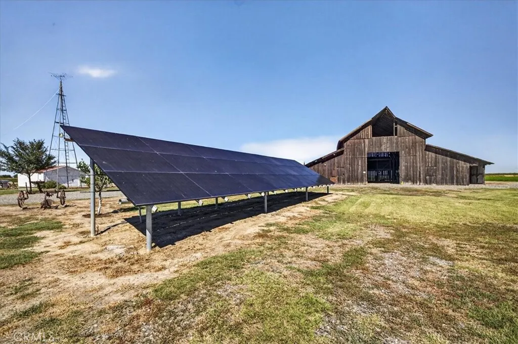 main property photo 38