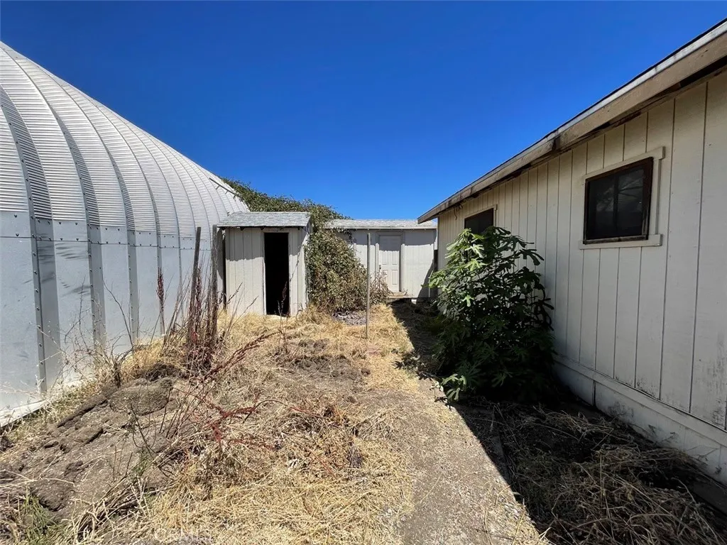 main property photo 41