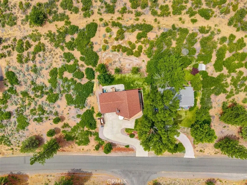 main property photo 28