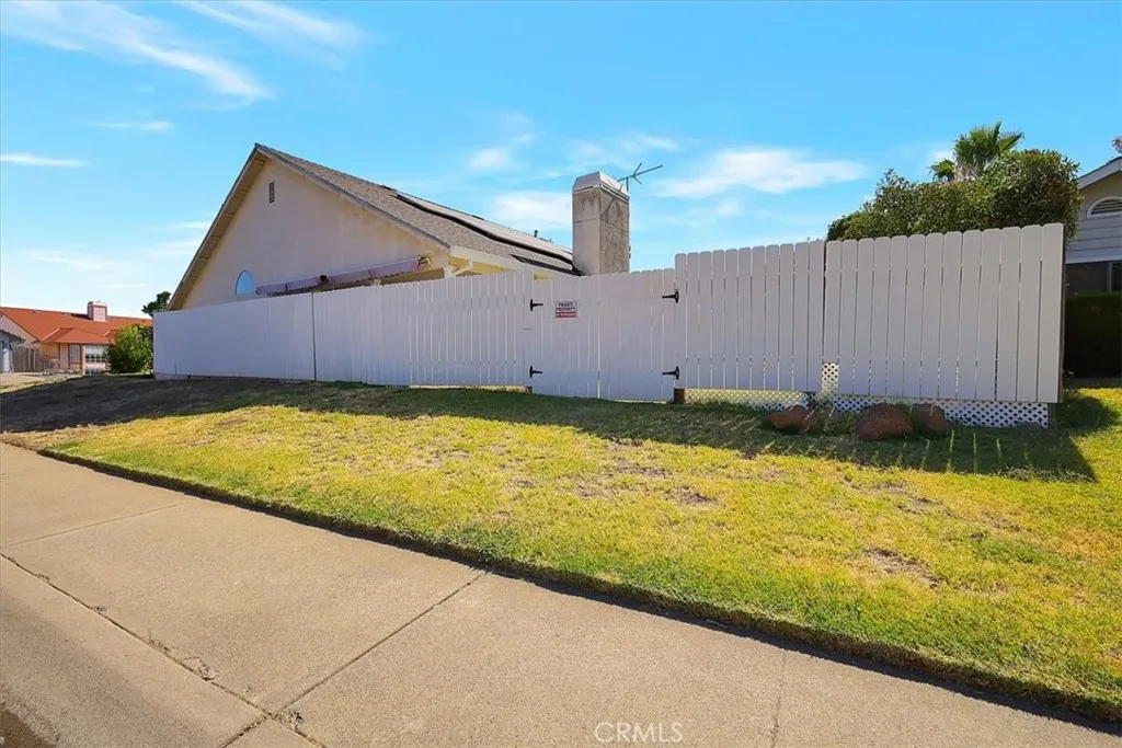 main property photo 5