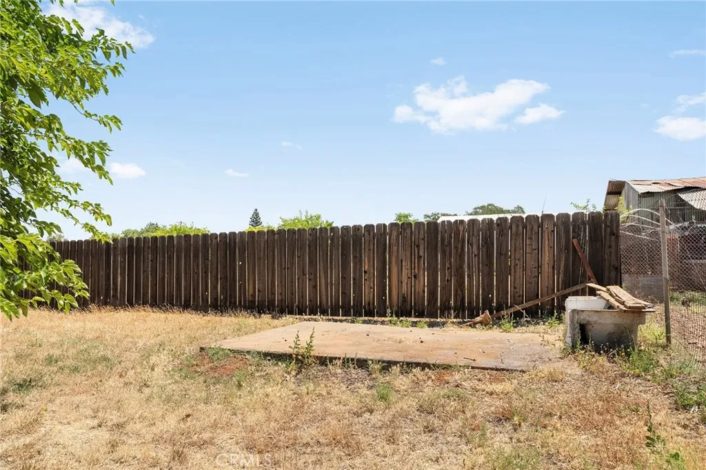 main property photo 28