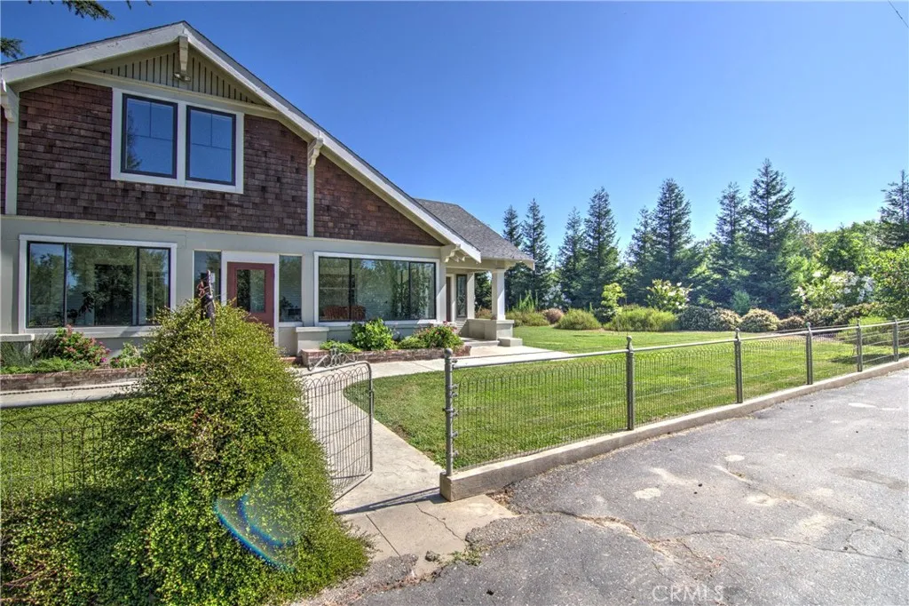 main property photo 5