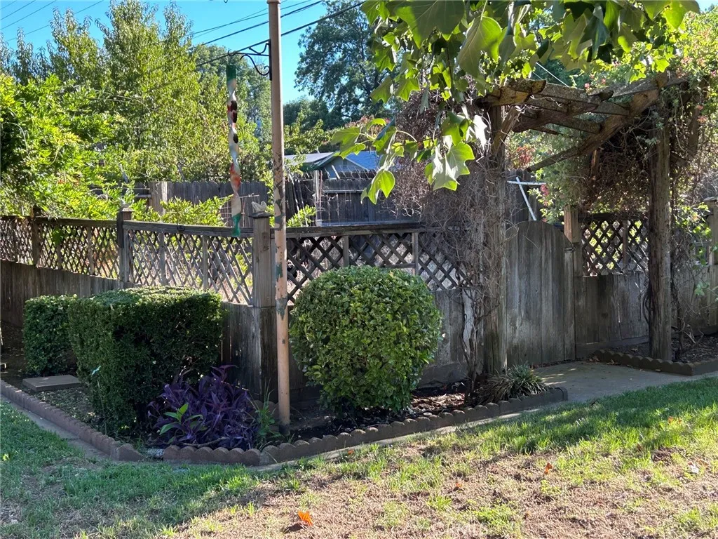 main property photo 23