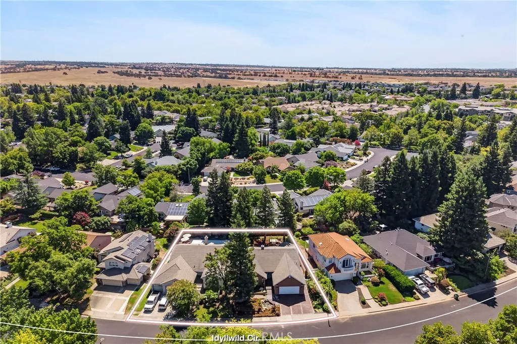 main property photo 68