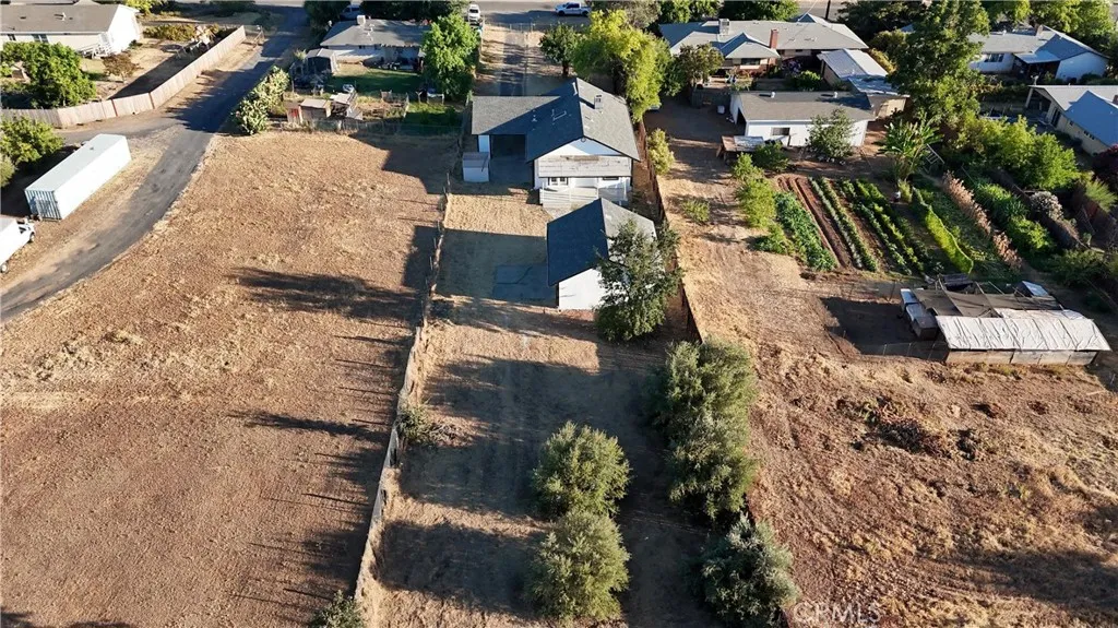 main property photo 33