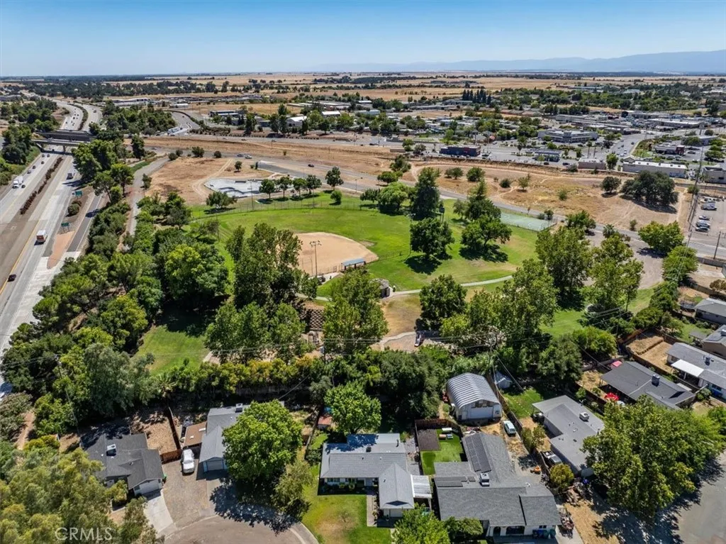 main property photo 41