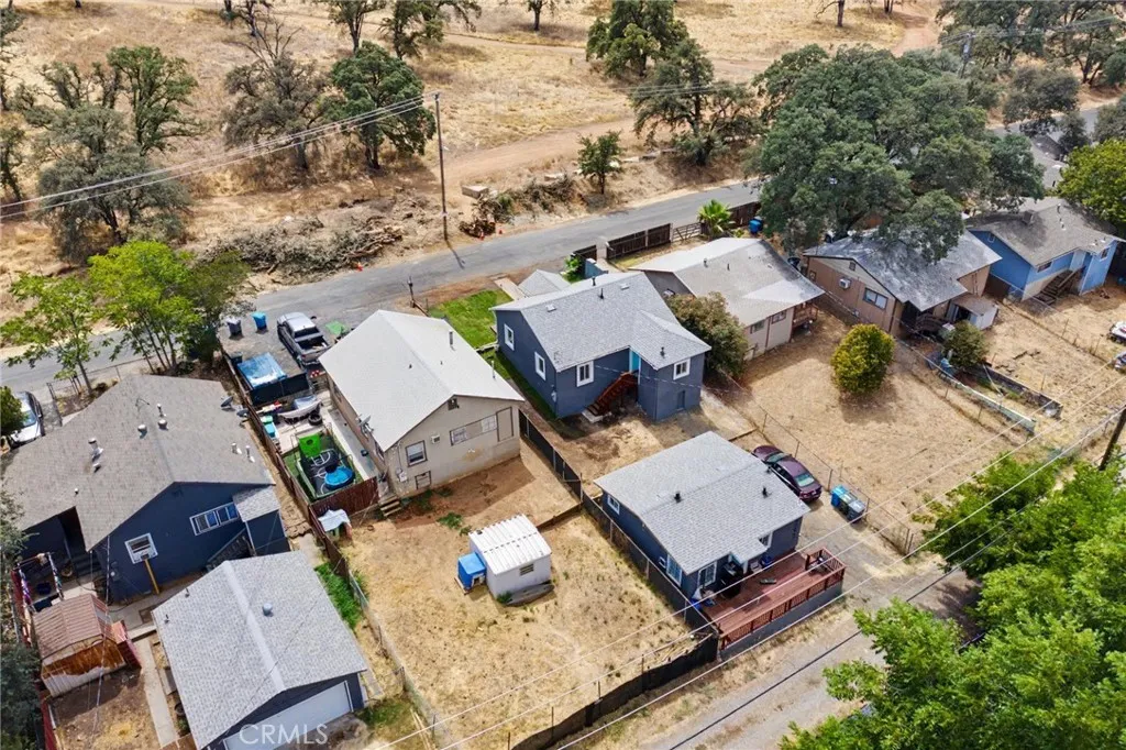 main property photo 30