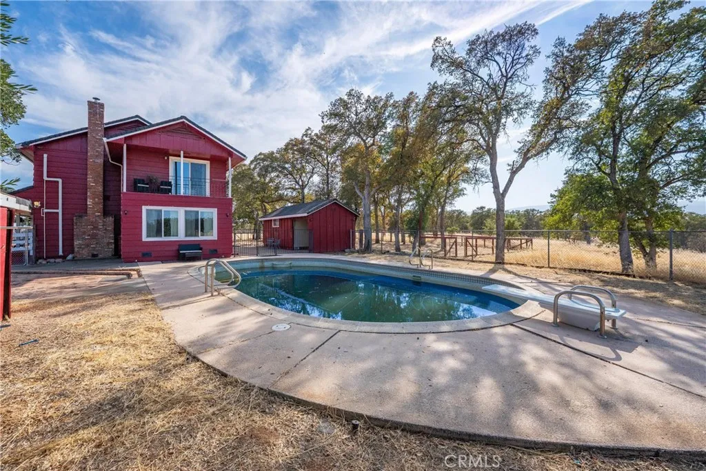 main property photo 5