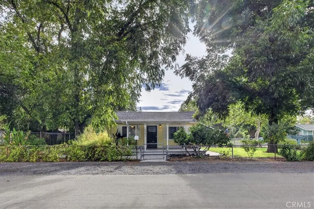 main property photo 40